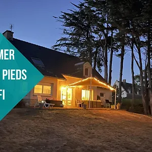 Spacieuse Maison à Morgat Avec Vue Sur La Villa